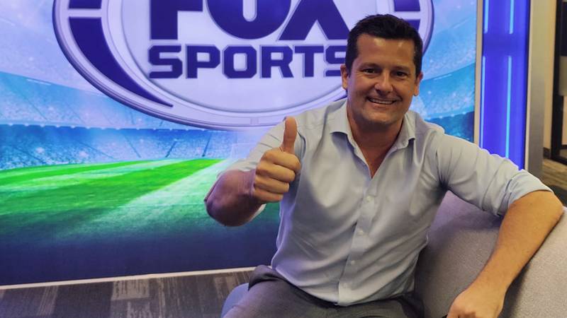 El periodista todo terreno Santiago Fourcade se une al equipo de comentaristas deportivos de FOX Sports MX.